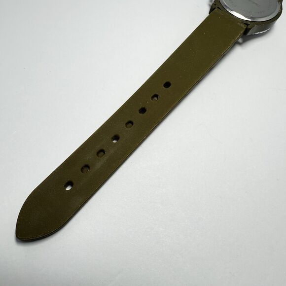 Geneva Women's Quartz Watch Used With New Battery. It Is A Working Watch - Picture 11 of 15